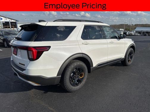 STAR WHITE MET TRI-COAT 2026 Ford Explorer Tremor