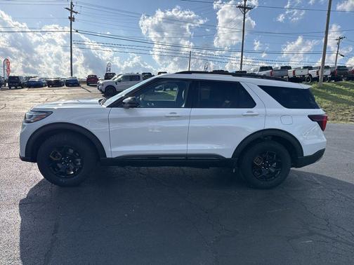 Star White Metallic Tri-Coat 2026 Ford Explorer Tremor