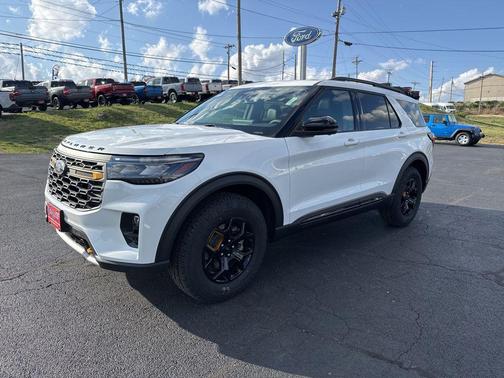 Star White Metallic Tri-Coat 2026 Ford Explorer Tremor