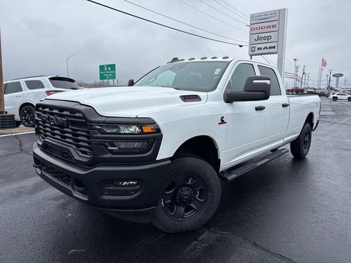 2026 RAM 3500 Tradesman Crew Cab 4x4 8' Box