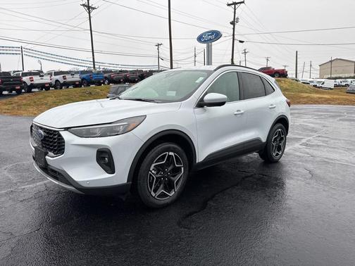 2026 Ford Escape Platinum