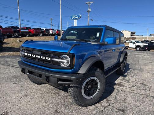 VELOCITY BLUE METALLIC 2024 Ford Bronco Outer Banks