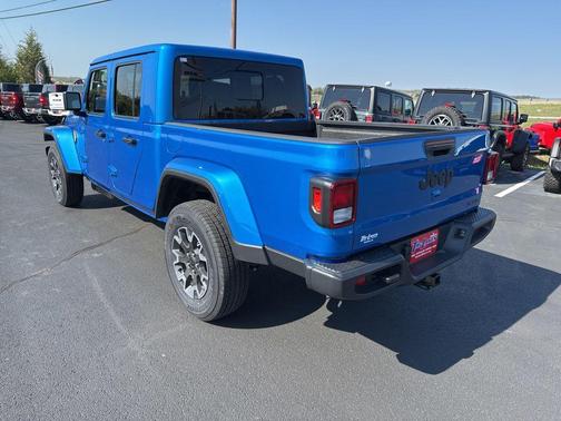 Hydro Blue Pearlcoat 2026 Jeep Gladiator Sahara 4x4