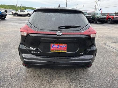 2022 Nissan Kicks SV