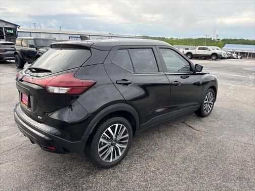 2022 Nissan Kicks SV