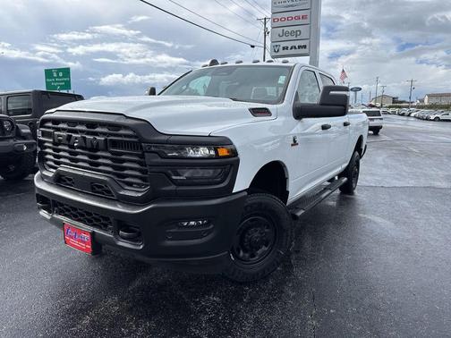 2025 RAM 2500 Tradesman Crew Cab 4x4 6'4' Box