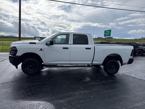 2025 RAM 2500 Tradesman Crew Cab 4x4 6'4' Box