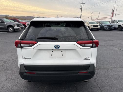 2024 Toyota RAV4 Hybrid XLE