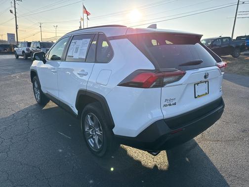 2024 Toyota RAV4 Hybrid XLE