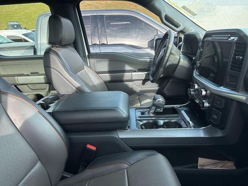OXFORD WHITE 2025 Ford F-150 Lariat