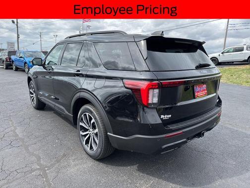 Agate Black Metallic 2026 Ford Explorer ST-Line