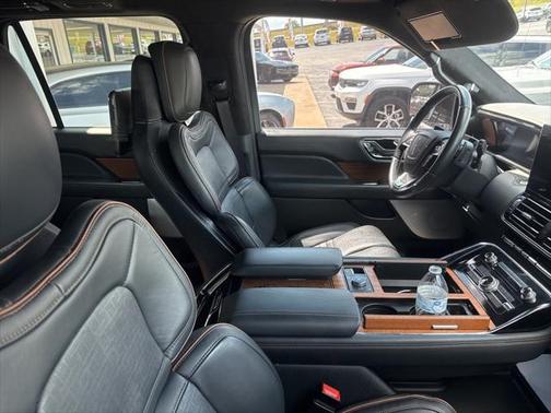 2022 Lincoln Navigator Black Label