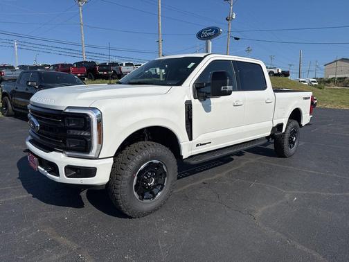 Star White Metallic Tri-Coat 2026 Ford F-350 Platinum