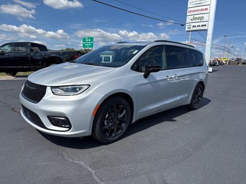 2026 Chrysler Pacifica Limited