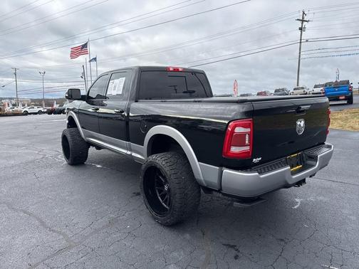 2022 RAM 2500 Laramie Crew Cab 4x4 6'4' Box