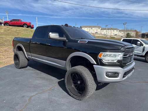 2022 RAM 2500 Laramie Crew Cab 4x4 6'4' Box