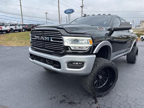2022 RAM 2500 Laramie Crew Cab 4x4 6'4' Box
