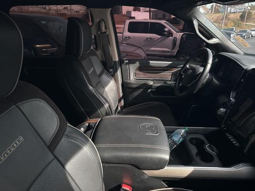 2022 RAM 2500 Laramie Crew Cab 4x4 6'4' Box