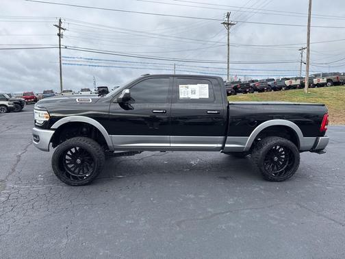 2022 RAM 2500 Laramie Crew Cab 4x4 6'4' Box