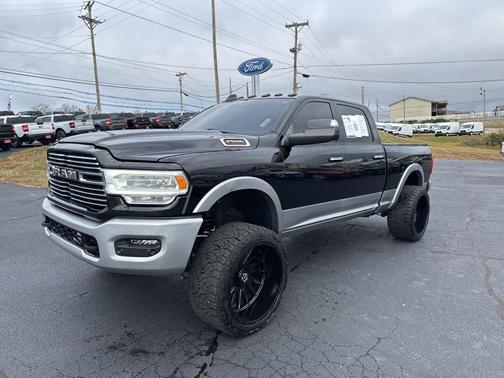 2022 RAM 2500 Laramie Crew Cab 4x4 6'4' Box