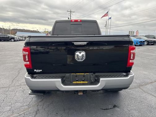 2022 RAM 2500 Laramie Crew Cab 4x4 6'4' Box