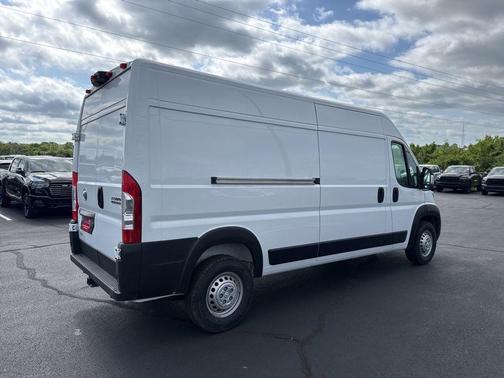 Bright White Clearcoat 2026 RAM ProMaster 2500 Tradesman