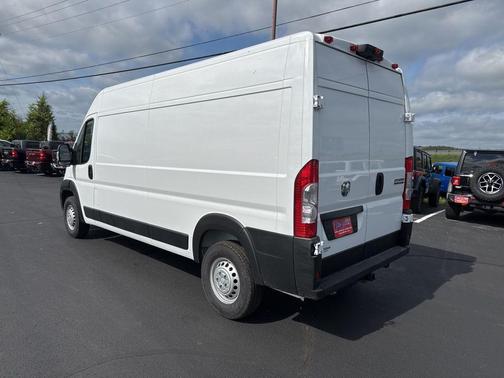 Bright White Clearcoat 2026 RAM ProMaster 2500 Tradesman