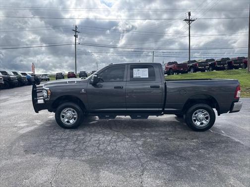 2024 RAM 3500 Tradesman Crew Cab 4x4 6'4' Box