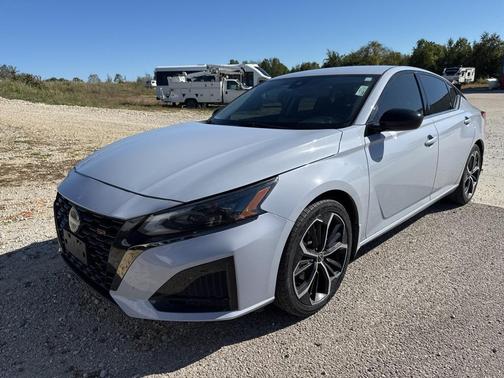 2023 Nissan Altima SR FWD