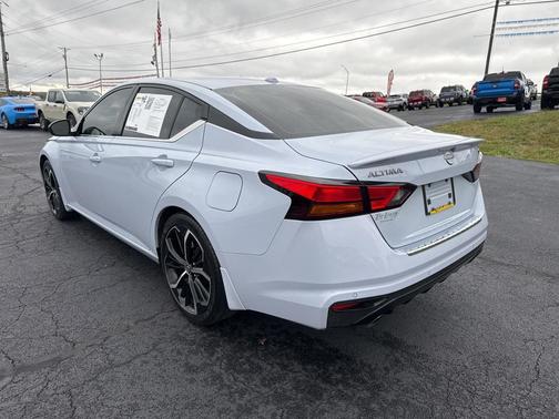 2023 Nissan Altima SR FWD