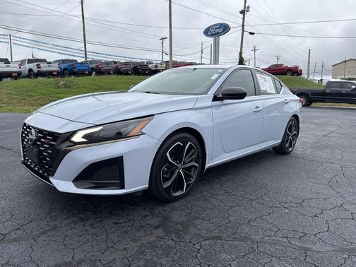 2023 Nissan Altima SR FWD