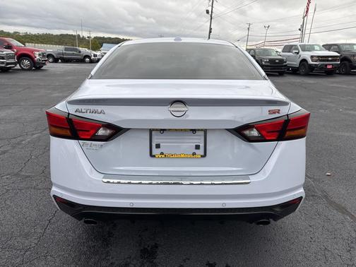 2023 Nissan Altima SR FWD