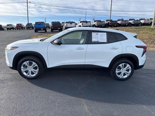 2025 Chevrolet Trax LS