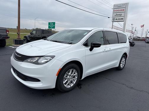 2026 Chrysler Voyager LX