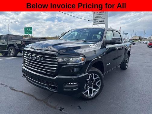 Diamond Black Crystal Pearlcoat 2026 RAM 1500 Laramie