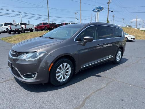 2018 Chrysler Pacifica Touring-L