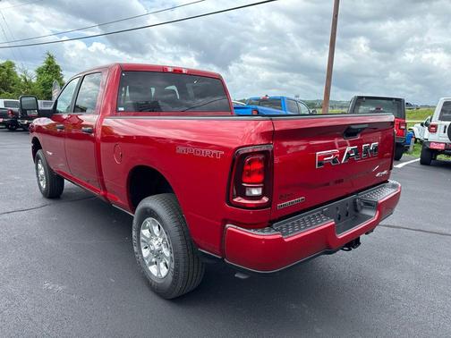 Molten Red Pearlcoat 2026 RAM 2500 Big Horn Crew Cab 4x4 6'4' Box