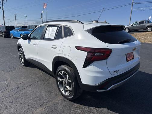 2025 Chevrolet Trax LT