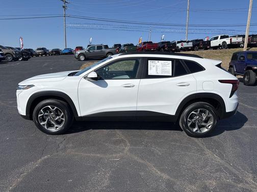 2025 Chevrolet Trax LT