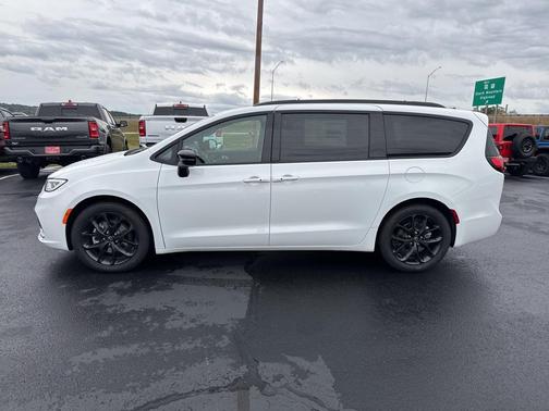 2026 Chrysler Pacifica Limited