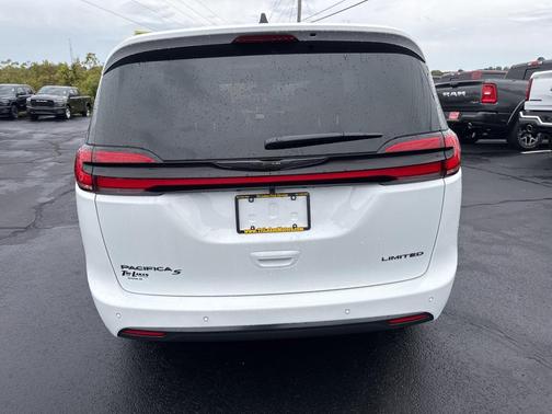 2026 Chrysler Pacifica Limited