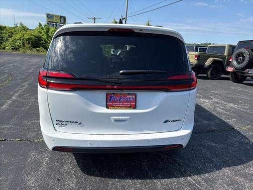 2025 Chrysler Pacifica Hybrid Premium S Appearance Pkg