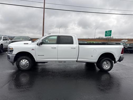 2026 RAM 3500 Laramie Crew Cab 4x4 8' Box
