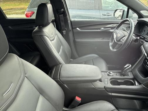 2023 Cadillac XT5 Sport