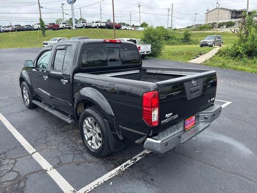 Magnetic Black Pearl 2019 Nissan Frontier SL