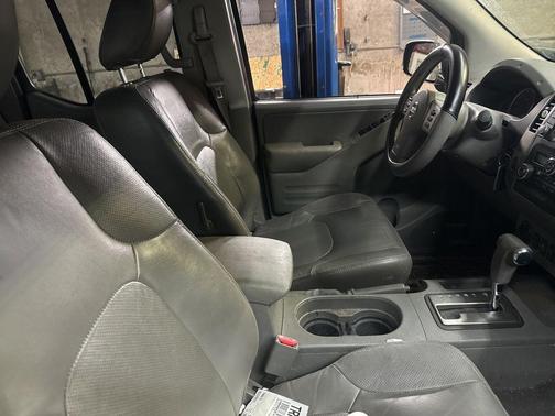 Magnetic Black Pearl 2019 Nissan Frontier SL