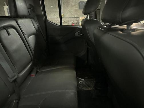 Magnetic Black Pearl 2019 Nissan Frontier SL