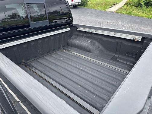 Magnetic Black Pearl 2019 Nissan Frontier SL
