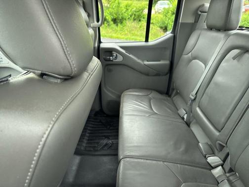 Magnetic Black Pearl 2019 Nissan Frontier SL