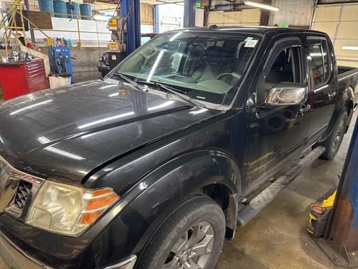Magnetic Black Pearl 2019 Nissan Frontier SL